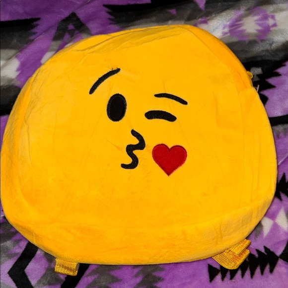 ⭐ 5 for $30 Mix & Match Items.. 
4/Emoji Face Plush Set - Picture 6 of 14